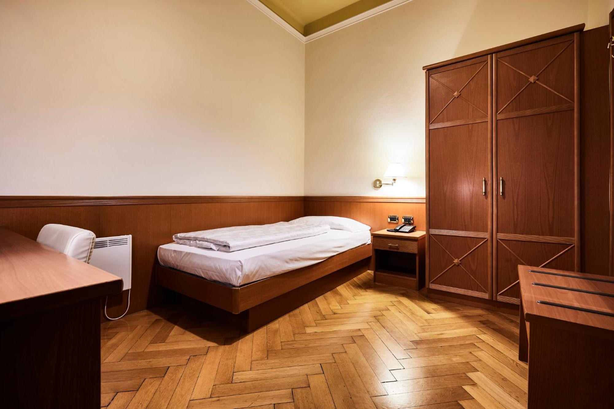Hotel Jarolim Бресаноне Екстериор снимка