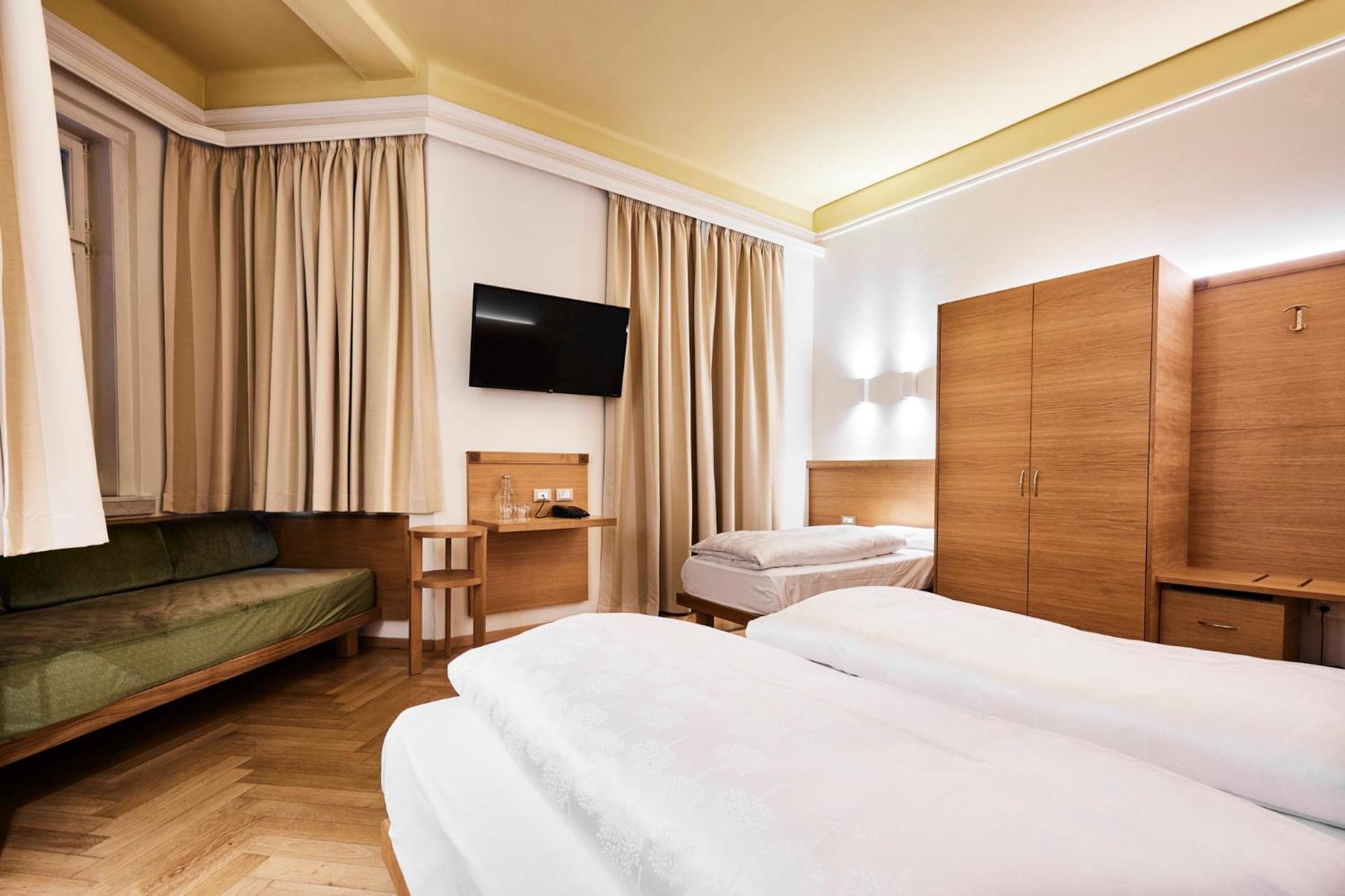 Hotel Jarolim Бресаноне Екстериор снимка