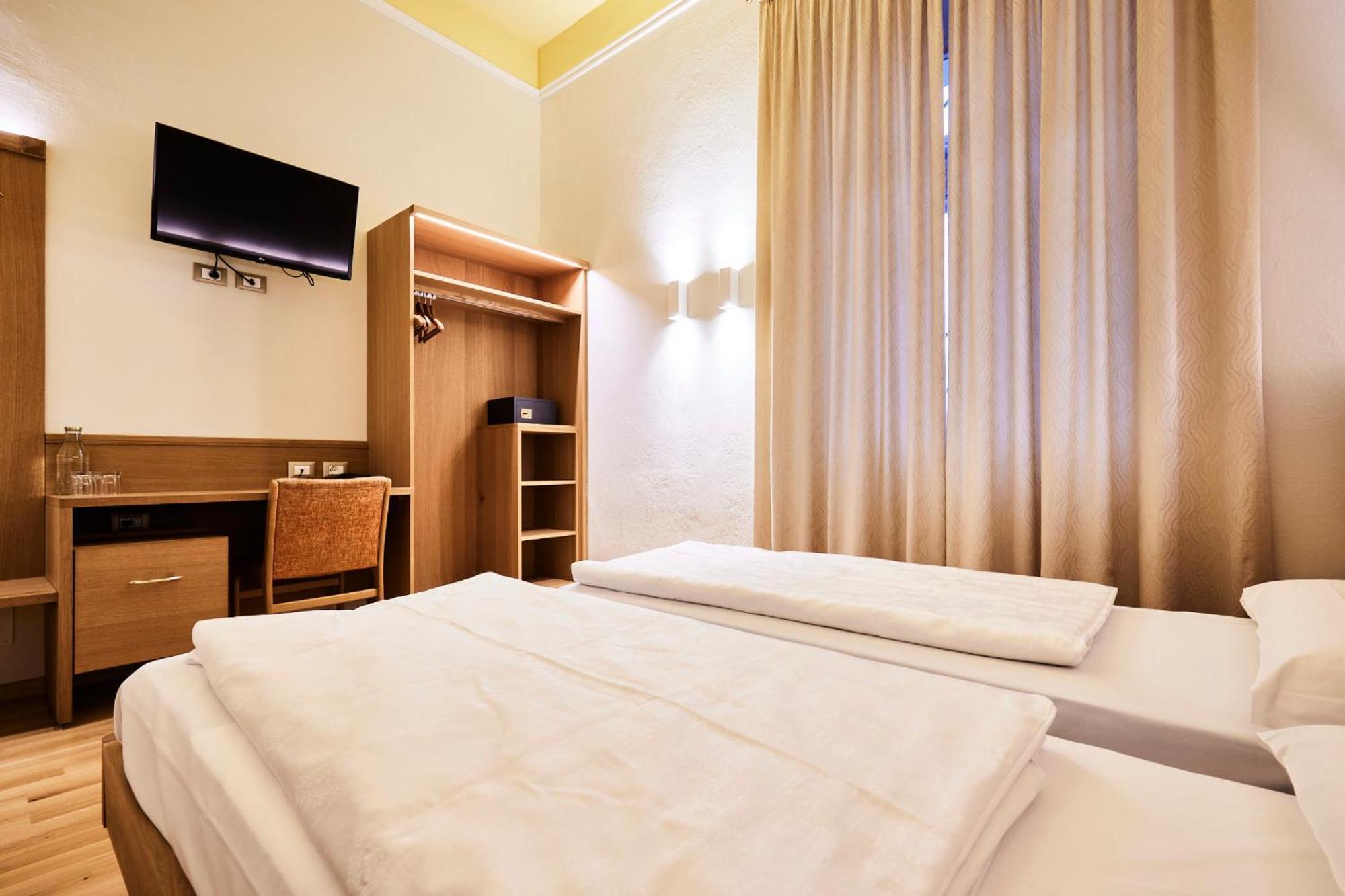 Hotel Jarolim Бресаноне Екстериор снимка